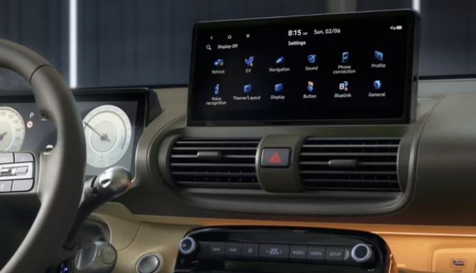 10.25" digital cluster and infotainment touchscreen.